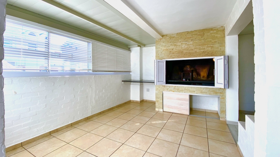 2 Bedroom Property for Sale in Dwarskersbos Western Cape